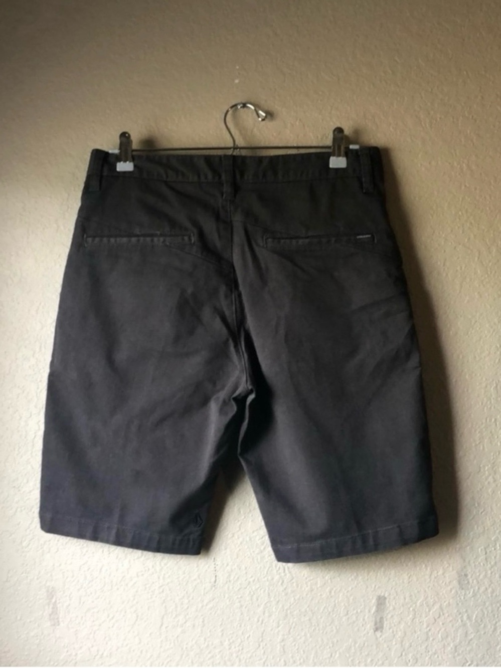 Volcom Shorts Men’s Black Flat Front Casual Classic Preppy Summer Shorts Size 30 - Picture 7 of 13